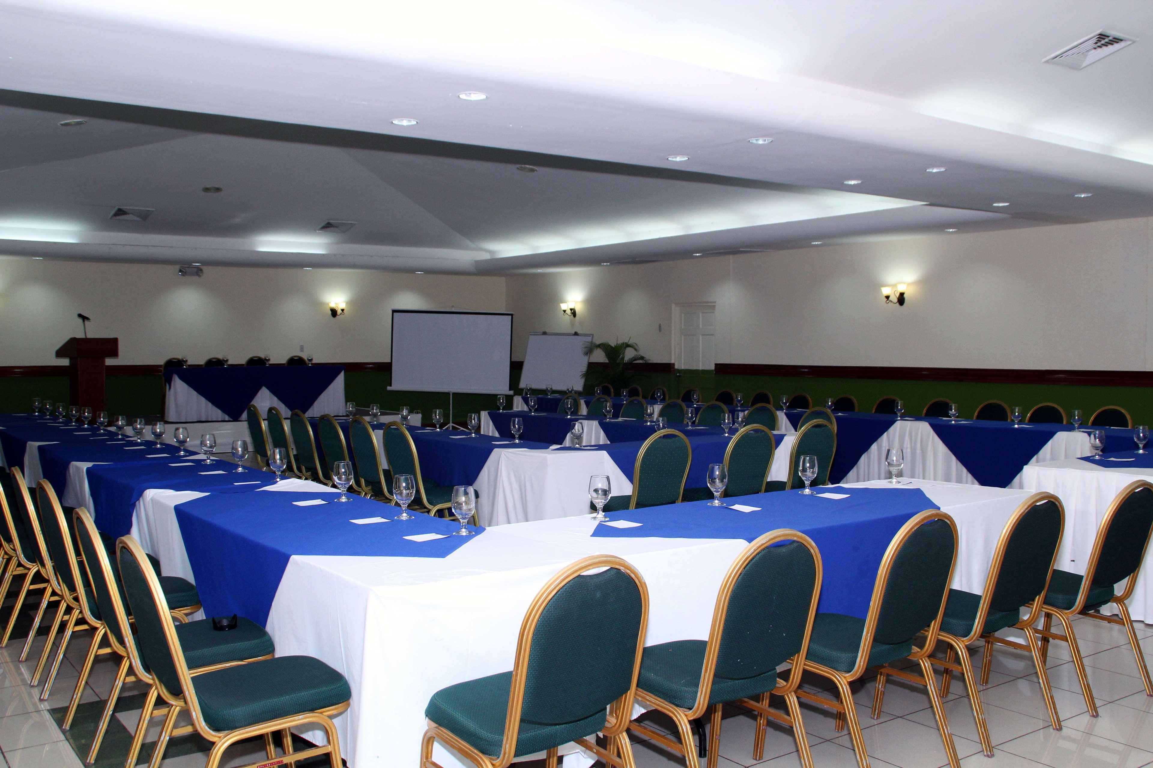 Best Western Las Mercedes Airport Манагуа Экстерьер фото